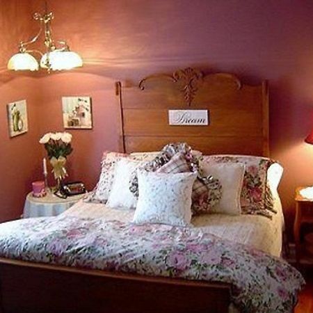 Clydesdale House Bed and Breakfast Barrie Exterior foto